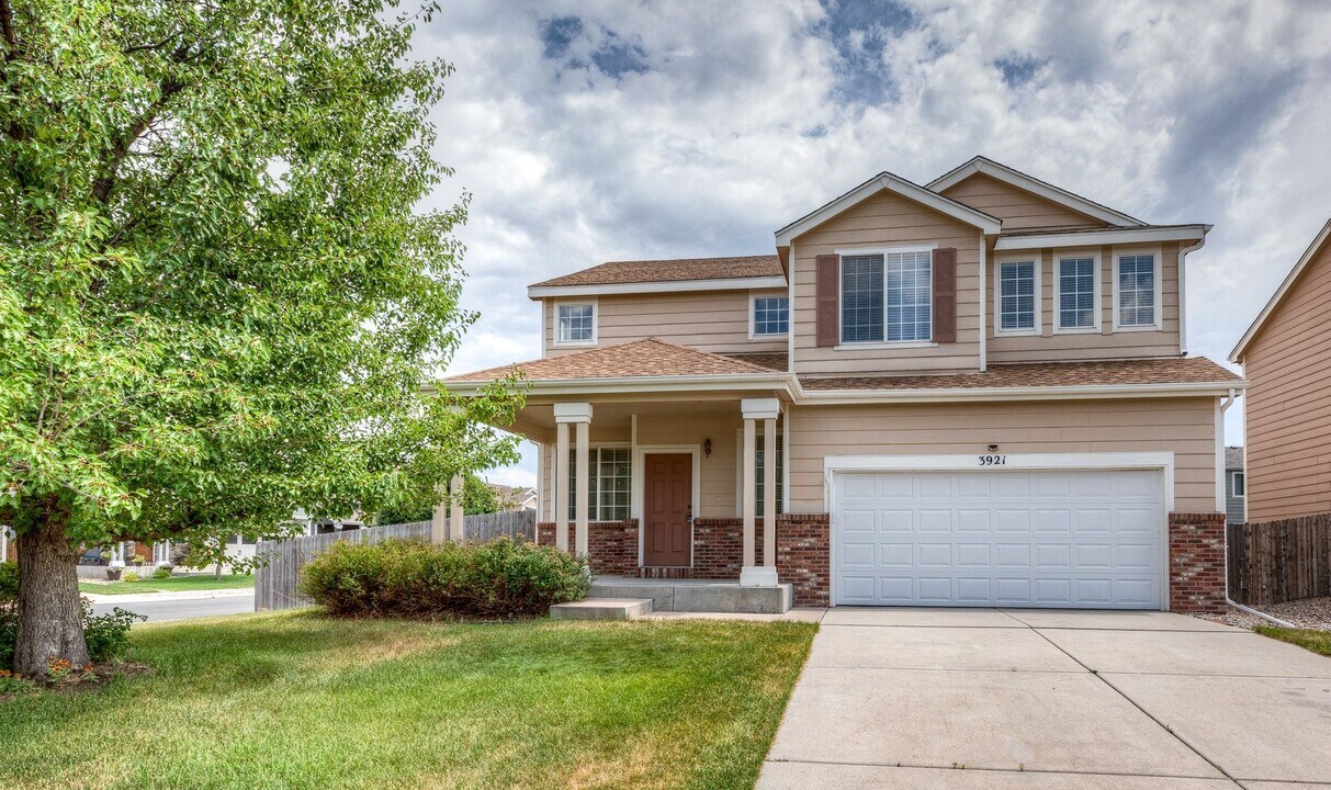 3921 Springs Ranch Dr in Colorado Springs, CO - Building Photo