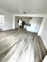 1249 NW 57th St in Miami, FL - Building Photo