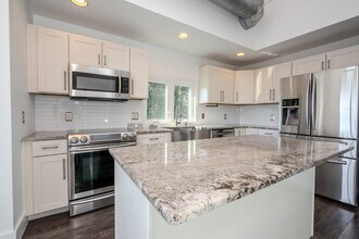 4467 Ocean View Ave in Virginia Beach, VA - Building Photo - Building Photo