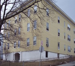 14 Duxbury Rd in Worcester, MA - Foto de edificio - Building Photo