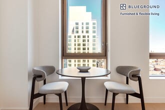 482 Kent Ave in Brooklyn, NY - Foto de edificio - Building Photo