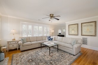 308 Wayne Dr in Wilmington, NC - Building Photo - Building Photo