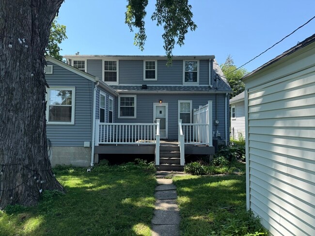 5621 16th Ave S in Minneapolis, MN - Building Photo - Building Photo