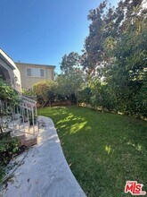 428 S Doheny Dr in Beverly Hills, CA - Building Photo - Building Photo