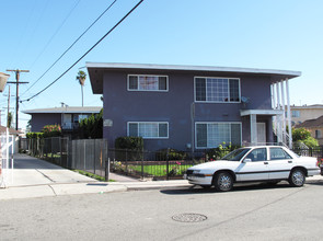 3321 Alma Ave in Lynwood, CA - Building Photo - Building Photo