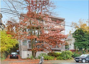 424 Summit in Seattle, WA - Building Photo