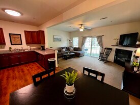 101 Brownstone Ct in Wilton, NY - Building Photo