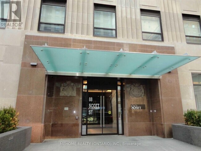 88-2488 Scott St