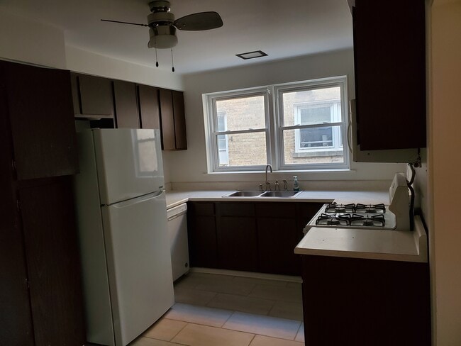 2650 W Gregory St, Unit 1W in Chicago, IL - Building Photo - Building Photo
