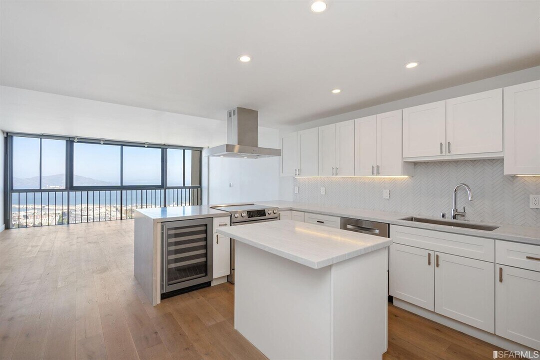 999 Green St-Unit -1203 in San Francisco, CA - Building Photo