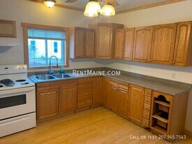 144 Forest Ave in Bangor, ME - Building Photo