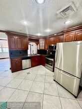 9531 NW 8th St in Pembroke Pines, FL - Building Photo - Building Photo