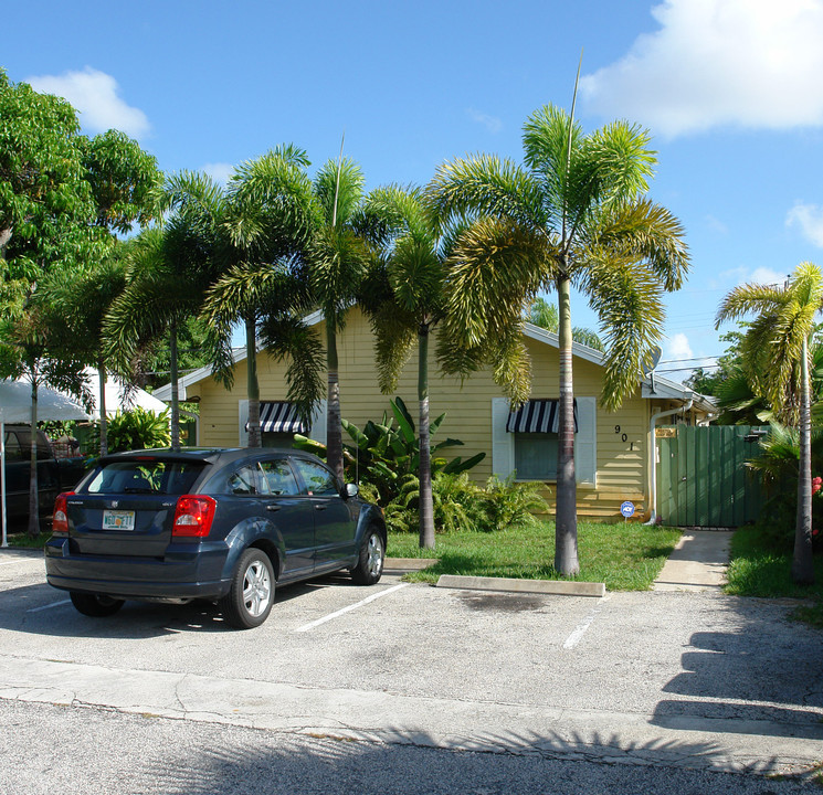 901 SE 14th Ct in Fort Lauderdale, FL - Building Photo