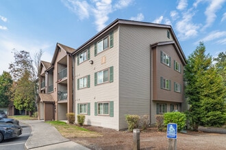 Creston Point in Seattle, WA - Building Photo - Building Photo
