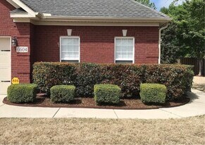 6604 Lizzie Ln SE in Owens Cross Roads, AL - Building Photo