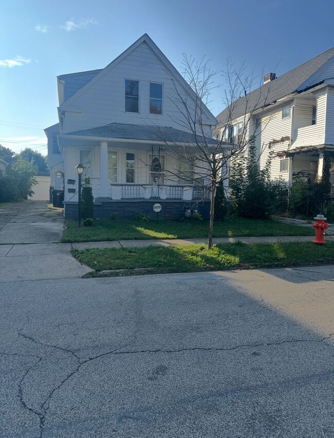 property at 2818 E 127th St