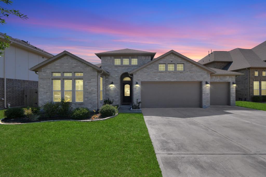 2304 Tobarra Ln in League City, TX - Building Photo