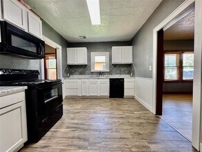 609 N Caddo St in Weatherford, OK - Building Photo - Building Photo