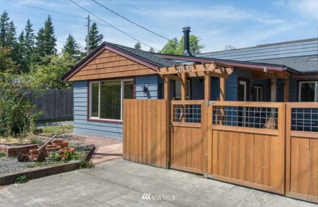 1000 W Indiana St in Bellingham, WA - Foto de edificio