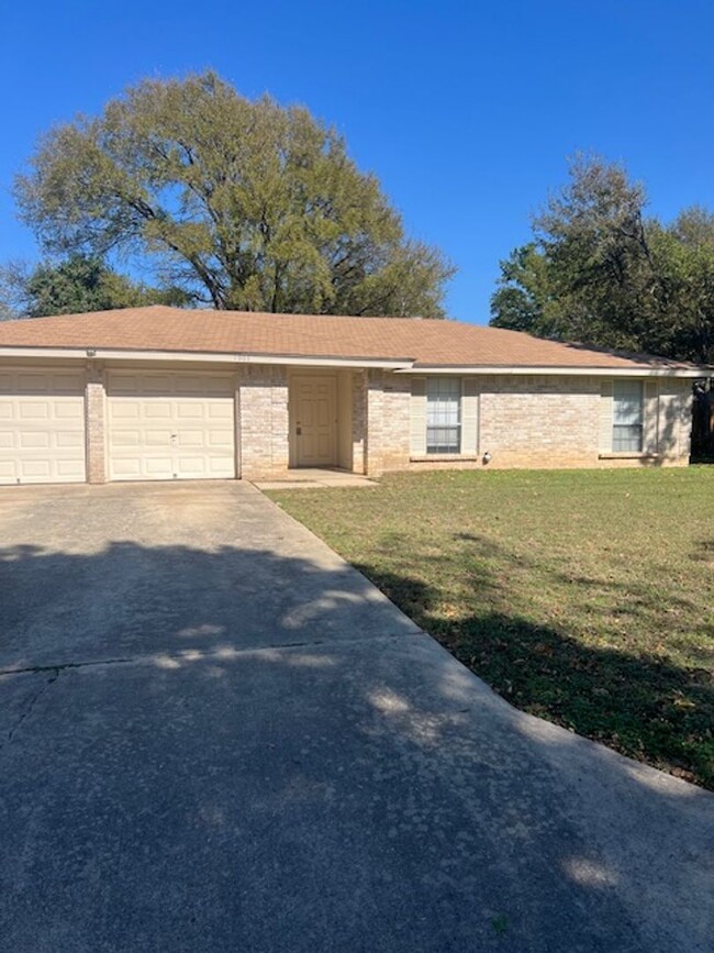 1903 Silverleaf St in Georgetown, TX - Building Photo - Building Photo