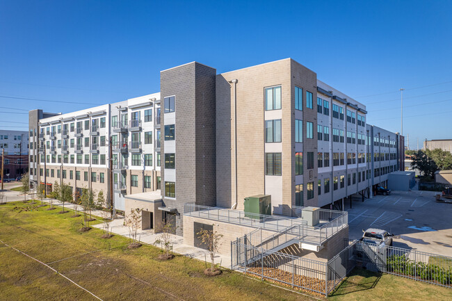 Warehouse District (Icon) in Houston, TX - Building Photo - Building Photo