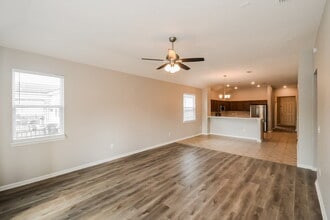 5754 Village Pond Cir in Jacksonville, FL - Foto de edificio - Building Photo