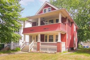 1265 W Clifton Blvd, Unit upper in Lakewood, OH - Building Photo