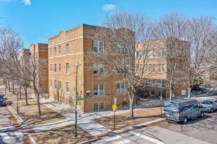 4700 N Winchester Ave, Unit 2 in Chicago, IL - Building Photo