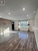 12 Wenlock Crescent in London, ON - Building Photo - Building Photo