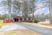 4874 Cowan Rd in Acworth, GA - Foto de edificio - Building Photo