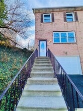 235 Vista Dr in Easton, PA - Building Photo - Building Photo