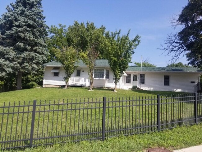 property at 203 Center Pl