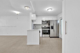 1398 NE 191st St in Miami, FL - Building Photo - Building Photo
