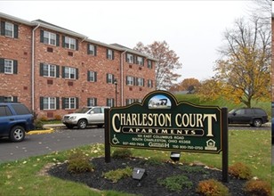 Charleston Court in South Charleston, OH - Building Photo - Building Photo