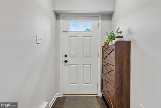 71 Isabelle Ct in Evesham, NJ - Building Photo - Building Photo