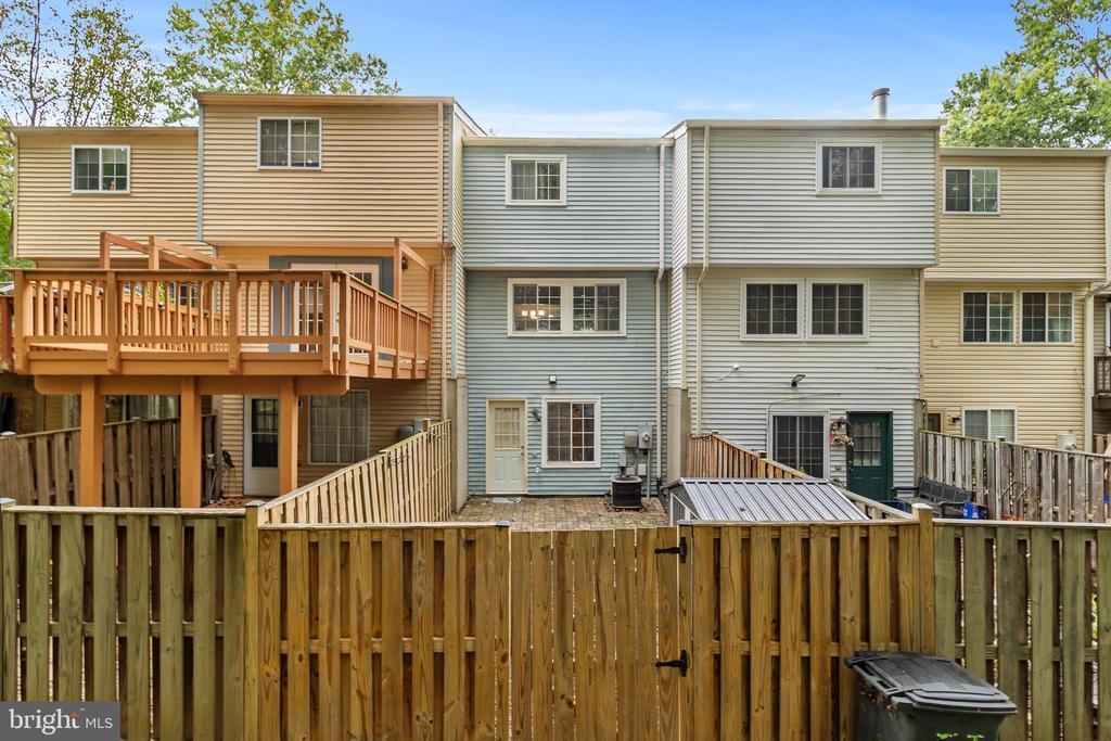 8345 Windfall Rd in Springfield, VA - Building Photo