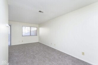 114 Greenwood Trail N Dr in Greenwood, IN - Building Photo - Building Photo