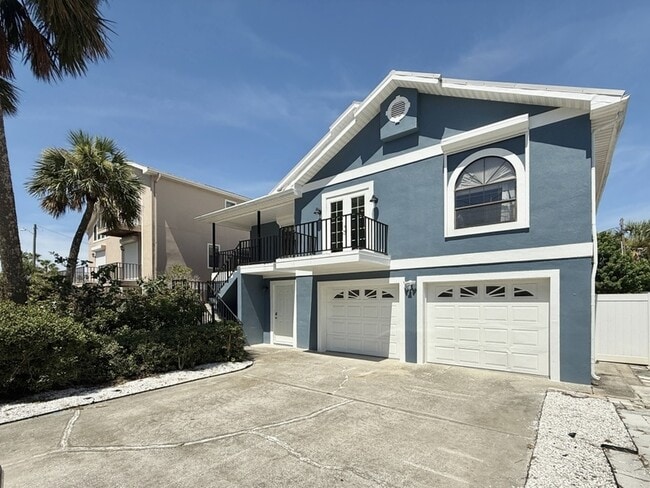 867 Mandalay Ave in Clearwater, FL - Building Photo - Building Photo