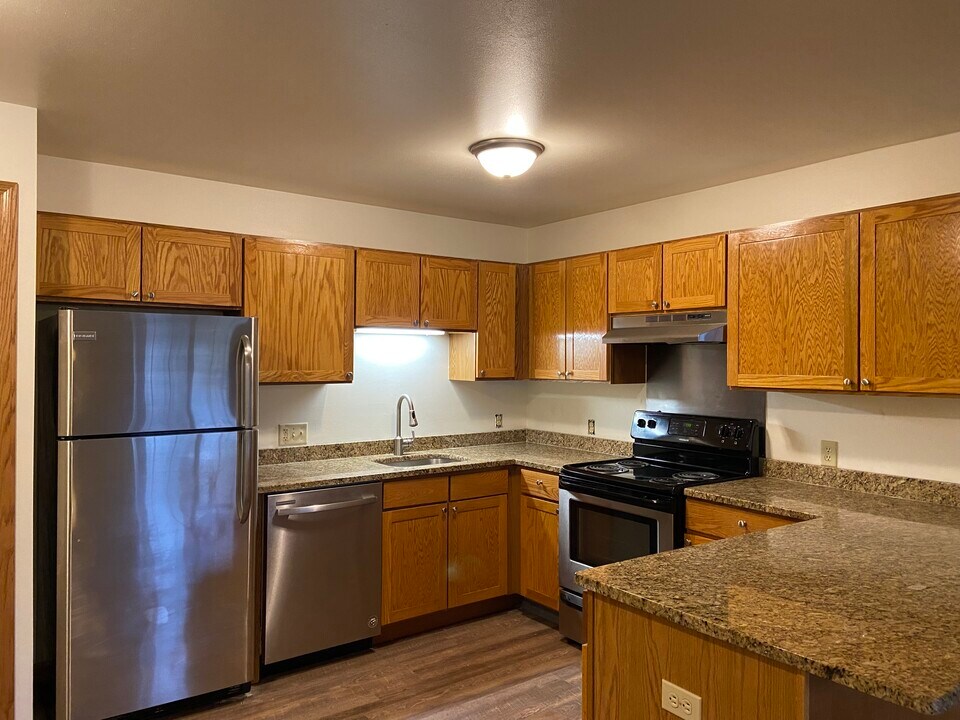 2039 S Main St, Unit 3 in West Bend, WI - Building Photo