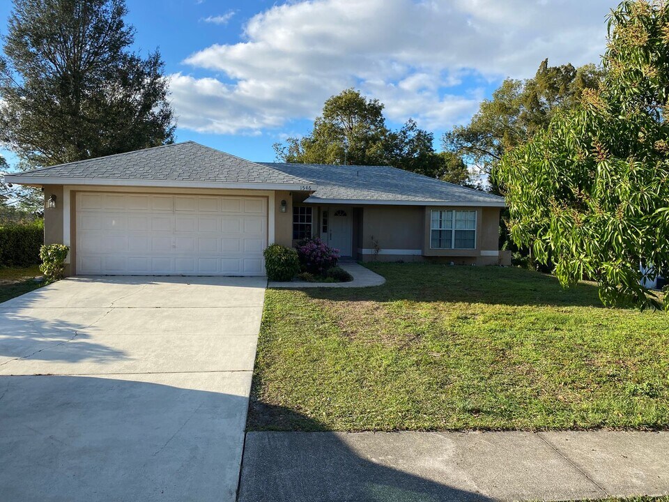 1546 Falmouth Ave in Deltona, FL - Building Photo