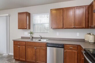 1040 Broken Ridge Dr in Lansing, MI - Building Photo - Building Photo
