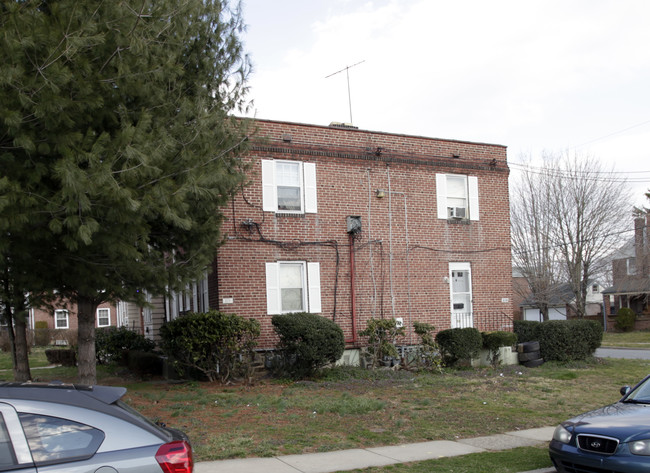 326 Morris Ave in Crum Lynne, PA - Foto de edificio - Building Photo