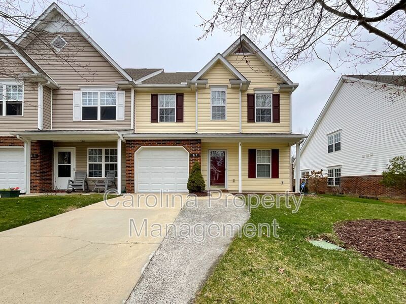 217 Arlington Downs Blvd in Matthews, NC - Building Photo