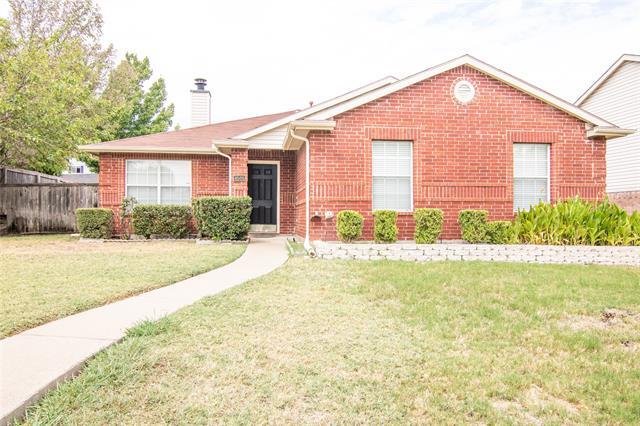 4505 Lone Star Dr in Carrollton, TX - Building Photo