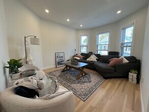 633 E 8th St, Unit 3 in Boston, MA - Building Photo - Building Photo
