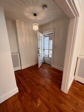121 Shore Dr, Unit 121 in Somerville, MA - Building Photo - Building Photo