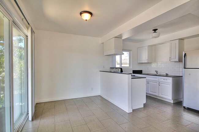 6671 Sabado Tarde Rd in Goleta, CA - Building Photo - Building Photo