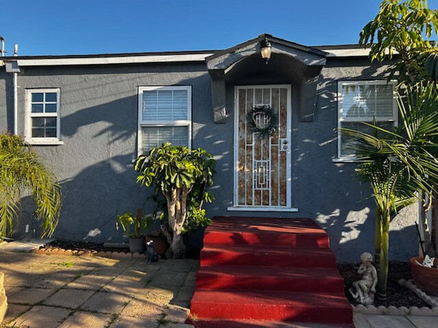924 E 15th St in National City, CA - Building Photo
