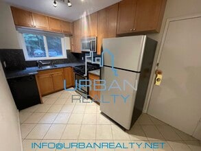2016 Commonwealth Ave, Unit NA in Boston, MA - Building Photo - Building Photo