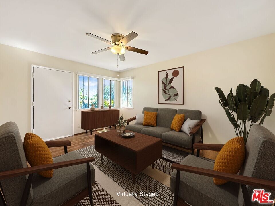 8513 Wiley Post Ave in Los Angeles, CA - Building Photo